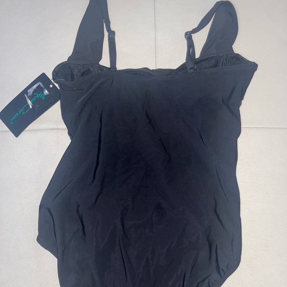 One piece Swim - Picture 2 of 2